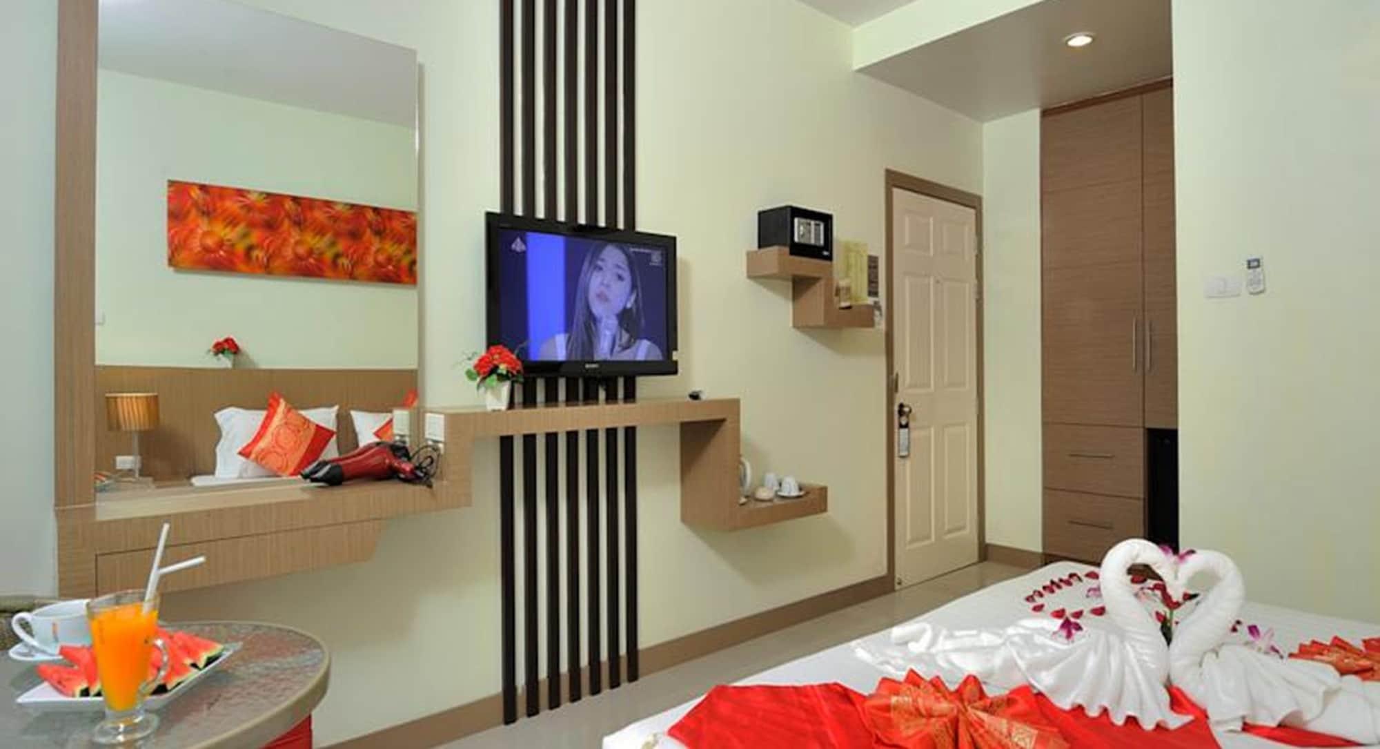 Pimrada Hotel Patong Buitenkant foto