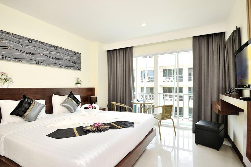 Pimrada Hotel Patong Buitenkant foto