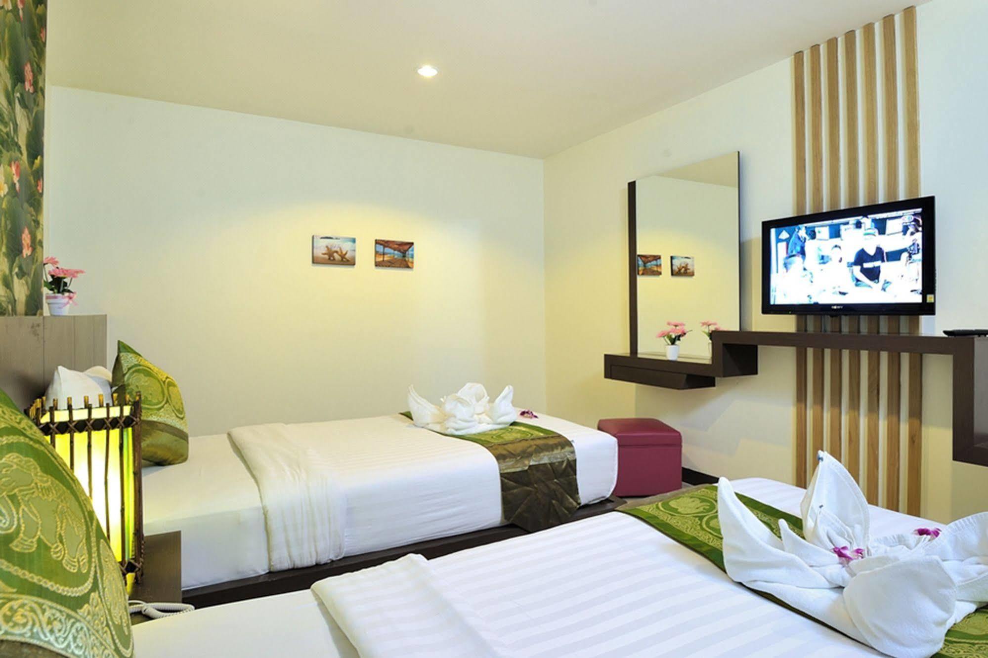 Pimrada Hotel Patong Buitenkant foto