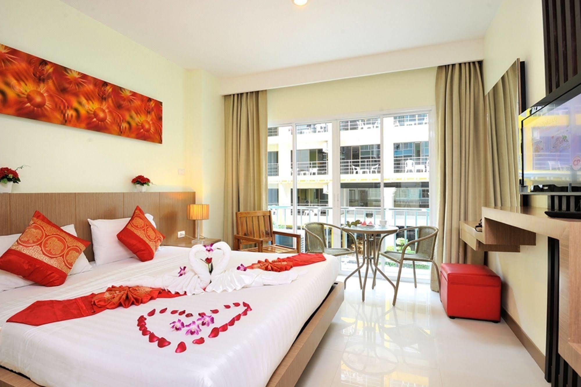 Pimrada Hotel Patong Buitenkant foto