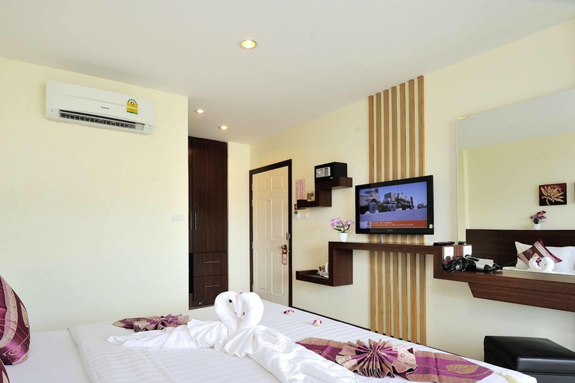 Pimrada Hotel Patong Buitenkant foto